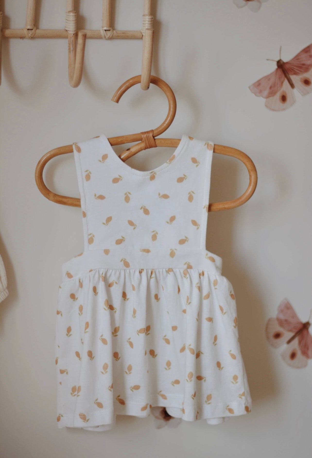Dress with lemon pattern